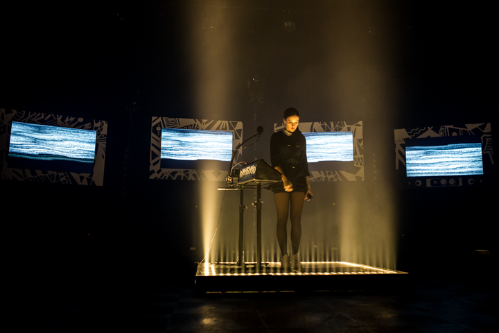 JAIN @ Ancienne Belgique, picture 15, photographed by Dieter  Boone - FrontView Magazine