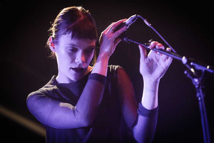 Trixie Whitley @ Het Depot, picture 8, photographed by Jan van Hecke - FrontView Magazine