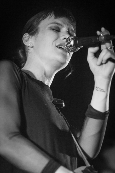 Trixie Whitley @ Het Depot, picture 9, photographed by Jan van Hecke - FrontView Magazine