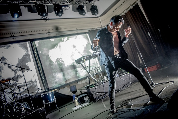 Dive @ Bimfest, foto 5, foto's door Luc Luyten - FrontView Magazine