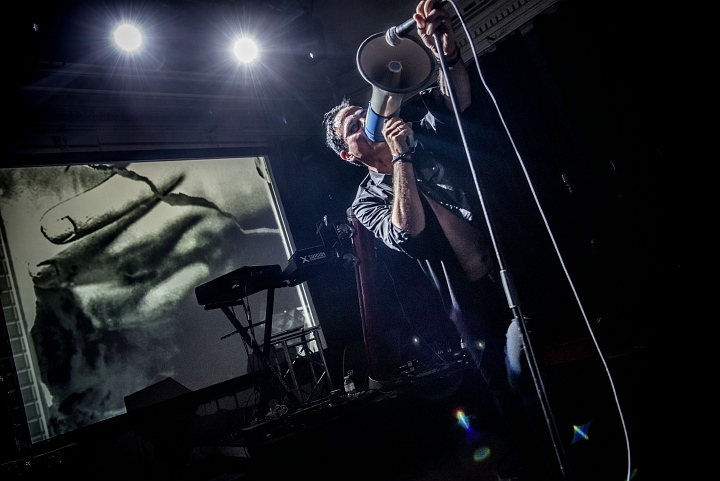 Dive @ Bimfest, foto 15, foto's door Luc Luyten - FrontView Magazine