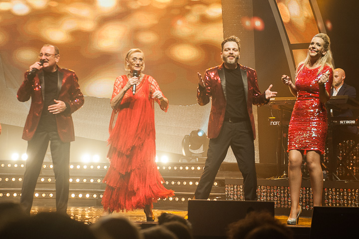 Première Winterrevue 2016 @ Theater Elckerlyc, foto 44, foto's door Goele Bormans - FrontView Magazine
