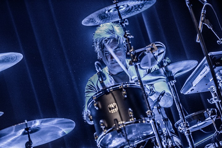 Peter Hook & the Light @ Depot Leuven, picture 5, photographed by Luc Luyten - FrontView Magazine