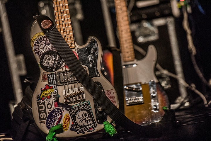 Peter Hook & the Light @ Depot Leuven, picture 11, photographed by Luc Luyten - FrontView Magazine