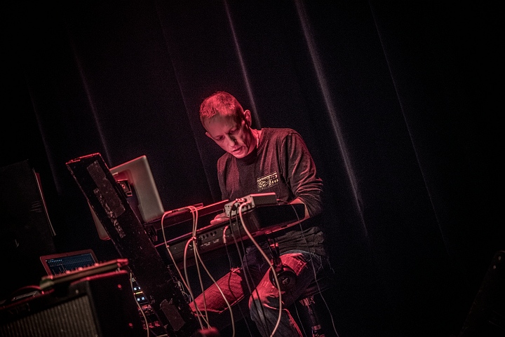 Peter Hook & the Light @ Depot Leuven, picture 14, photographed by Luc Luyten - FrontView Magazine