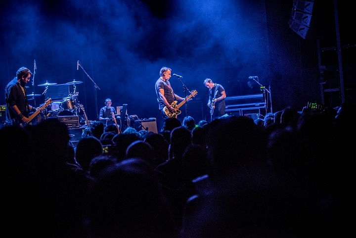 Peter Hook & the Light @ Depot Leuven, picture 17, photographed by Luc Luyten - FrontView Magazine