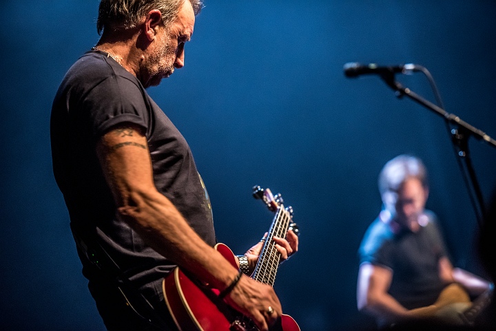 Peter Hook & the Light @ Depot Leuven, picture 23, photographed by Luc Luyten - FrontView Magazine