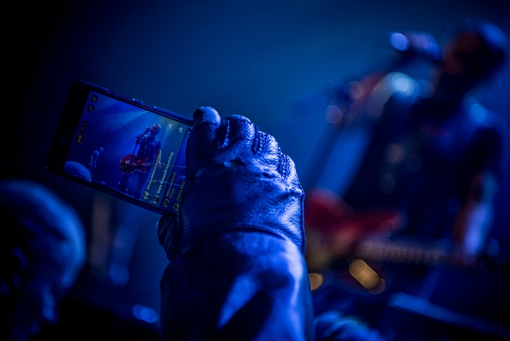 Peter Hook & the Light @ Depot Leuven, picture 41, photographed by Luc Luyten - FrontView Magazine