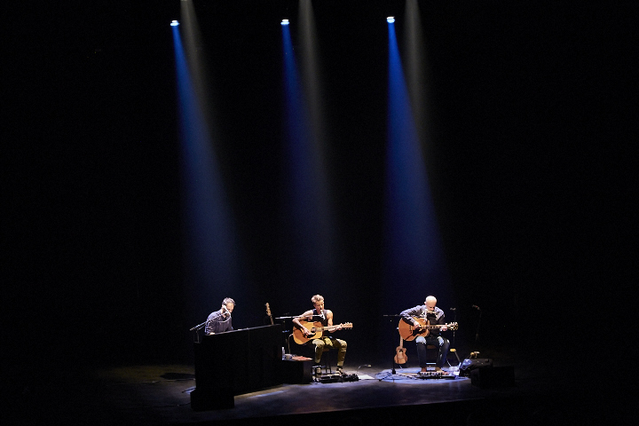 K's Choice - The Backpack Sessions @ Ancienne Belgique, picture 9, photographed by Tom Vanduffel - FrontView Magazine