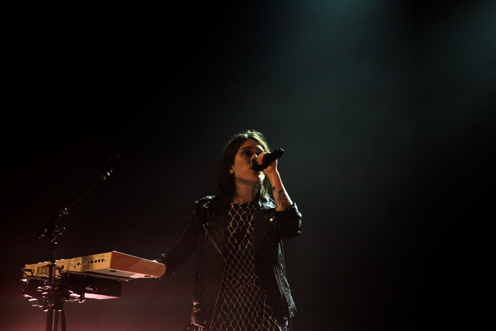 Tegan and Sara @ Trix, picture 7, photographed by Dieter  Boone - FrontView Magazine