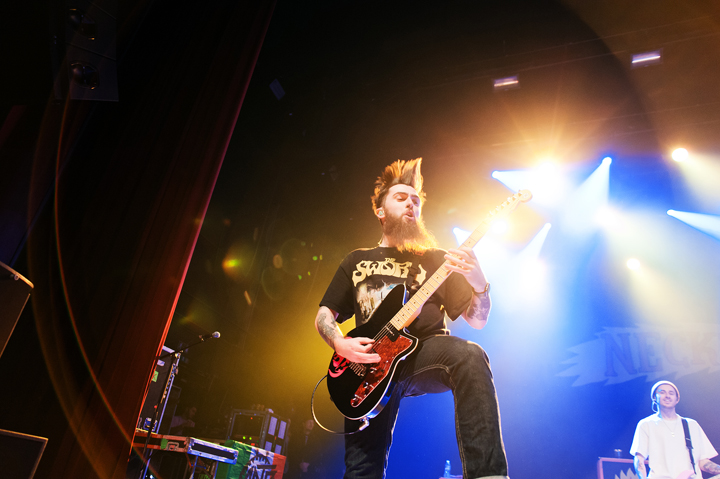 Neck Deep @ AB, picture 8, photographed by Magali Decamps - FrontView Magazine