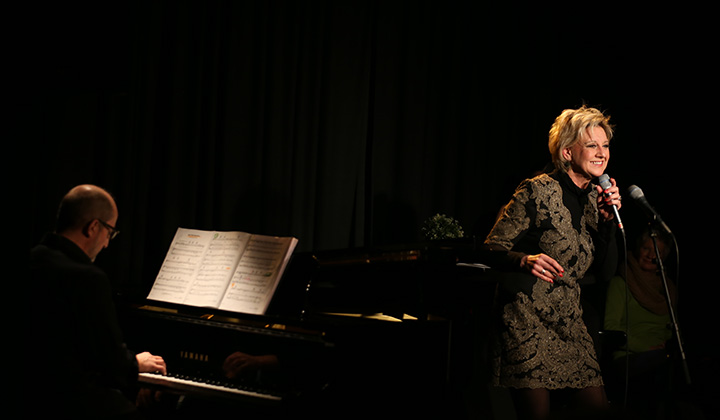 Hotel Vocal - Sandrine @ Fakkeltheater - Theatercafe, foto 5, foto's door dirk janssens - FrontView Magazine