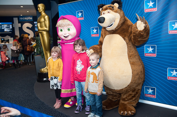 Première Masha en de Beer naar de bioscoop! @ Kinepolis Antwerpen, picture 3, photographed by Goele Bormans - FrontView Magazine