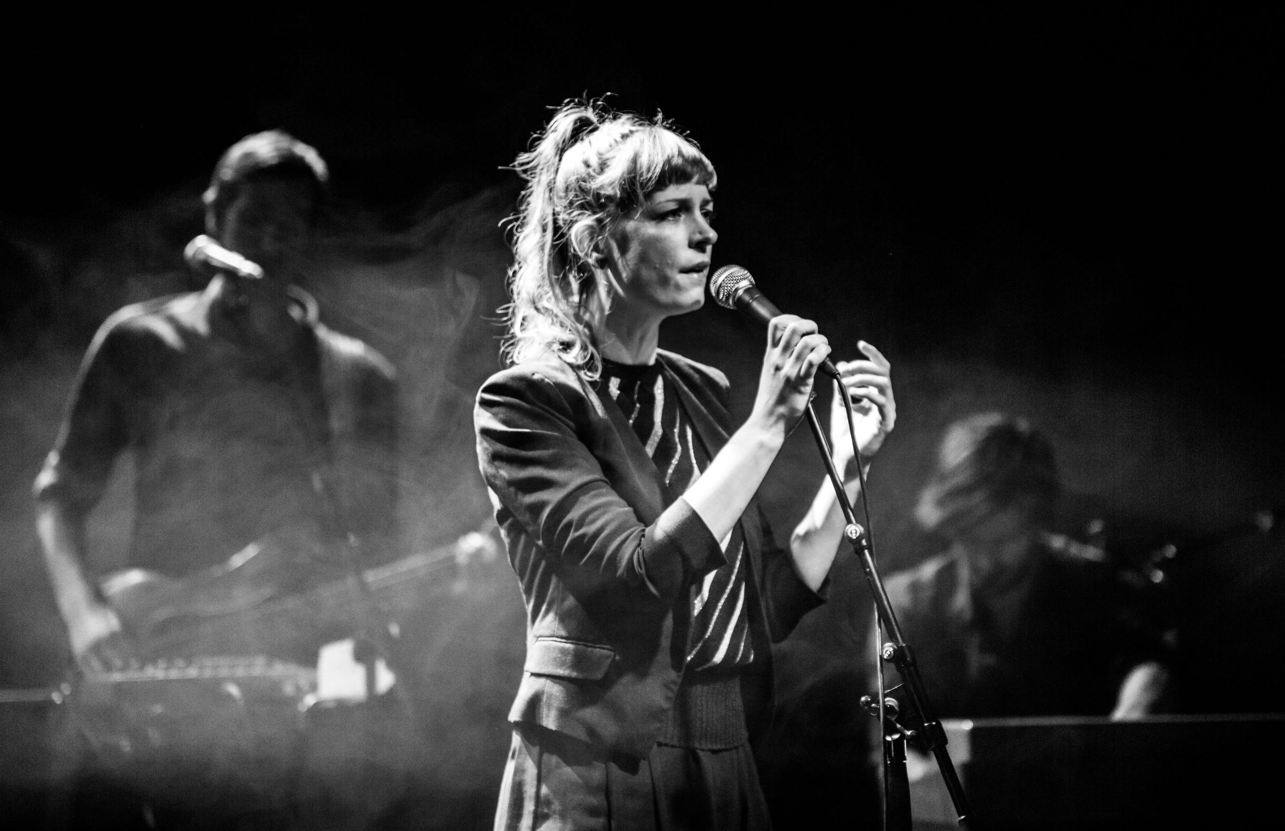 Leonore + Along a Line jong talent on stage, picture 6, photographed by Raf Degeest - FrontView Magazine