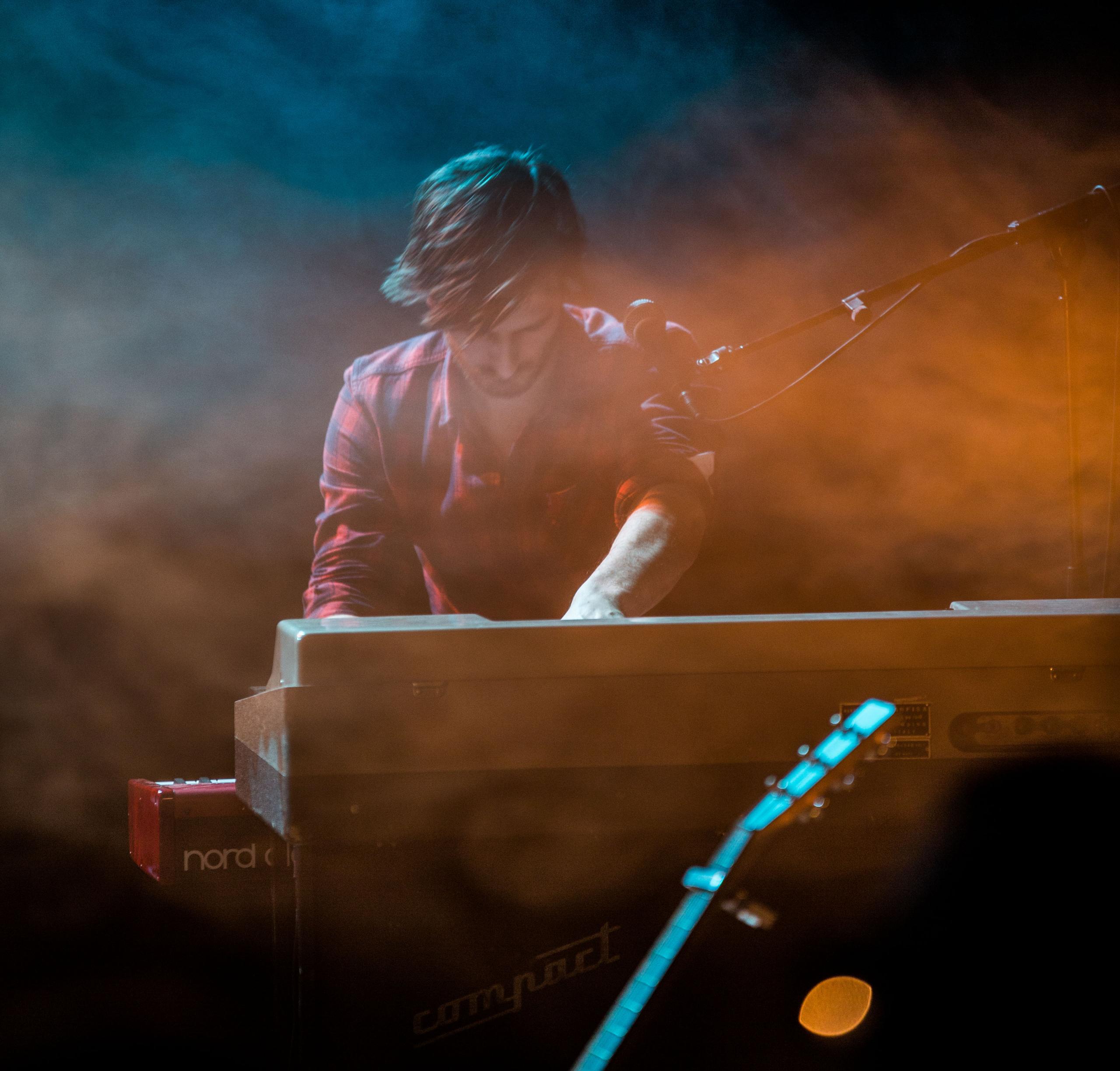 Leonore + Along a Line jong talent on stage, picture 13, photographed by Raf Degeest - FrontView Magazine
