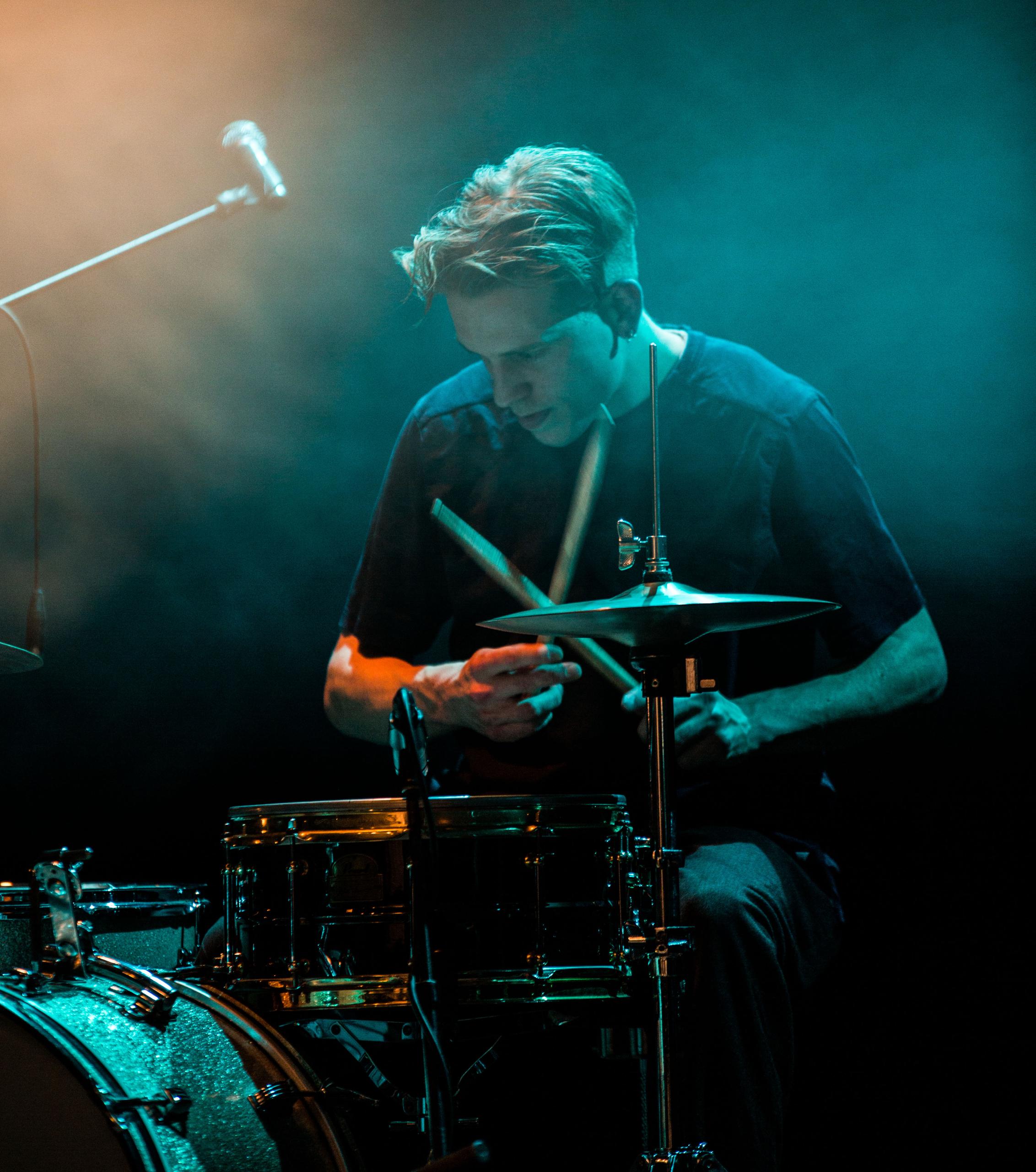 Leonore + Along a Line jong talent on stage, picture 15, photographed by Raf Degeest - FrontView Magazine