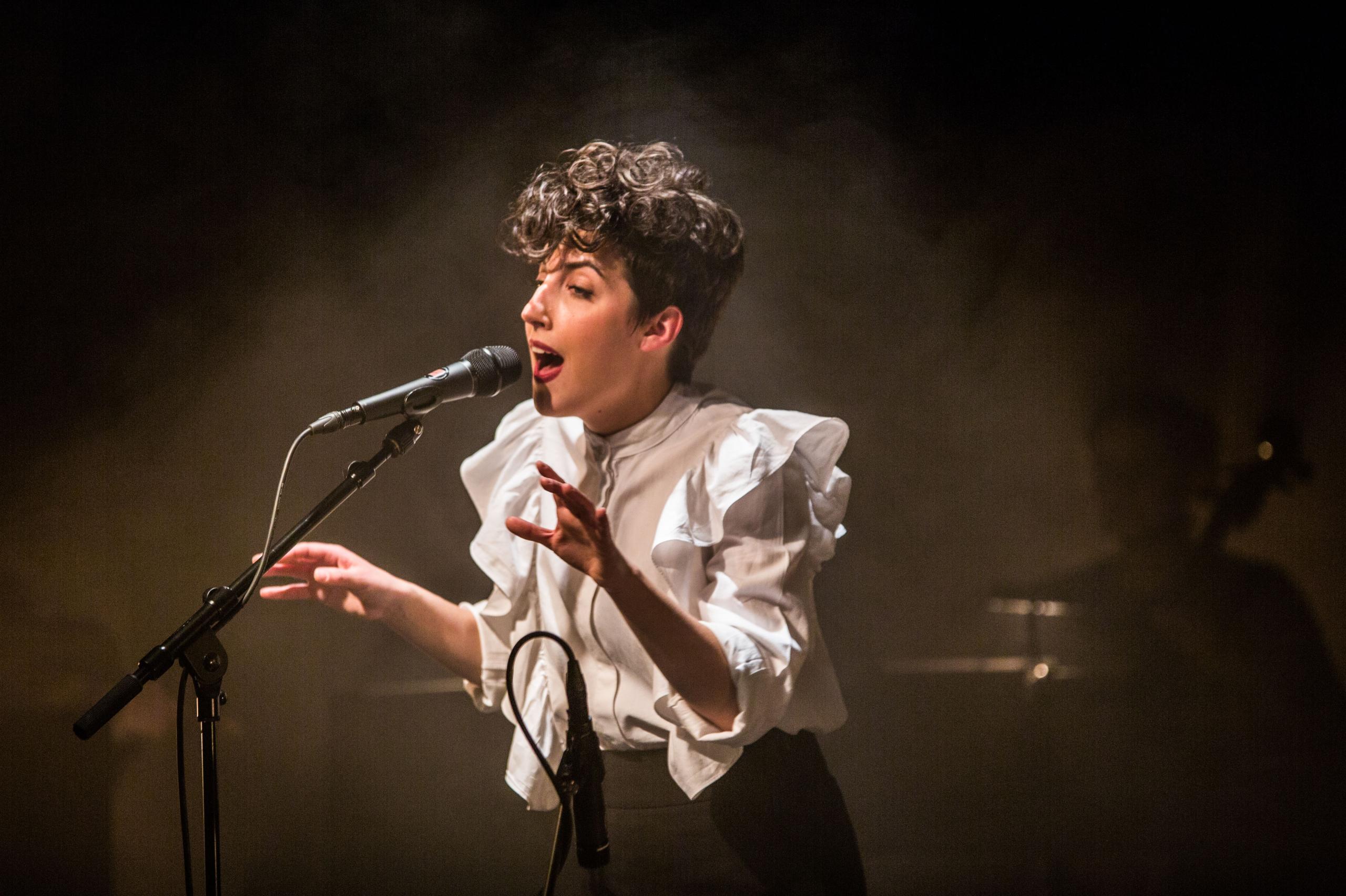 Leonore + Along a Line jong talent on stage, picture 22, photographed by Raf Degeest - FrontView Magazine