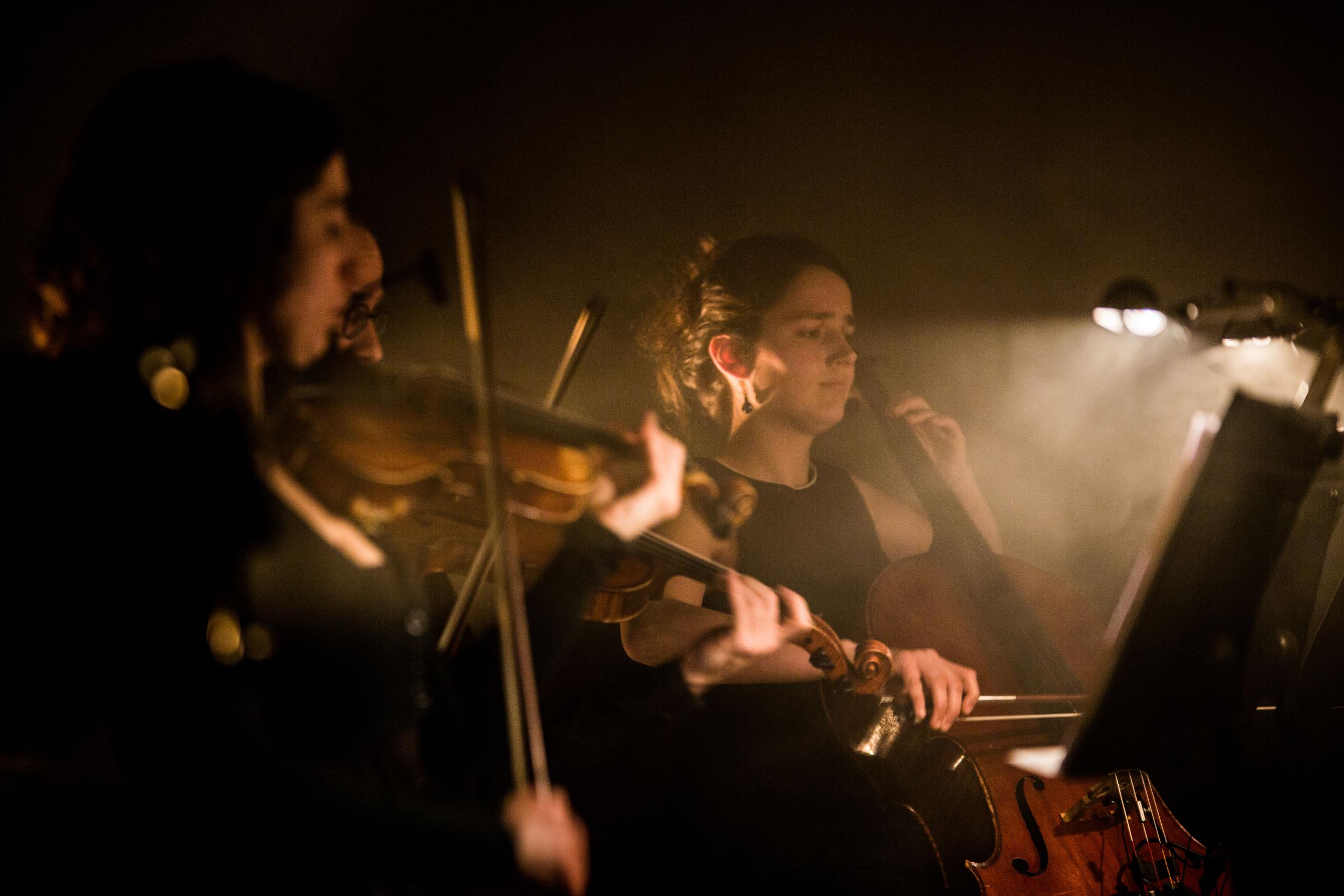 Leonore + Along a Line jong talent on stage, picture 30, photographed by Raf Degeest - FrontView Magazine