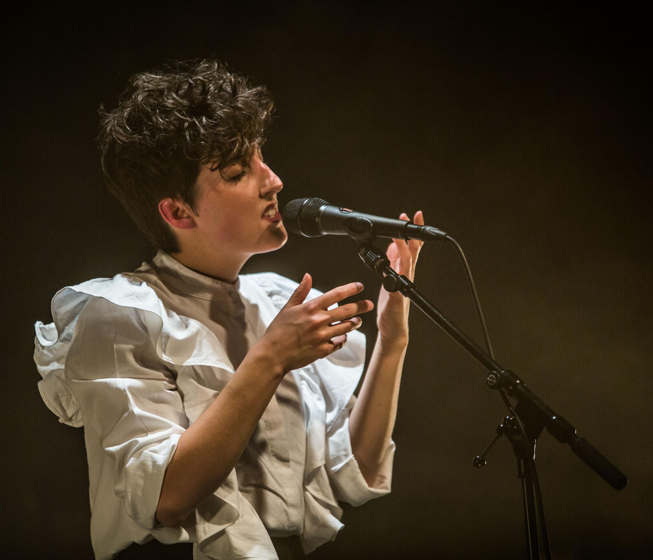 Leonore + Along a Line jong talent on stage, picture 31, photographed by Raf Degeest - FrontView Magazine