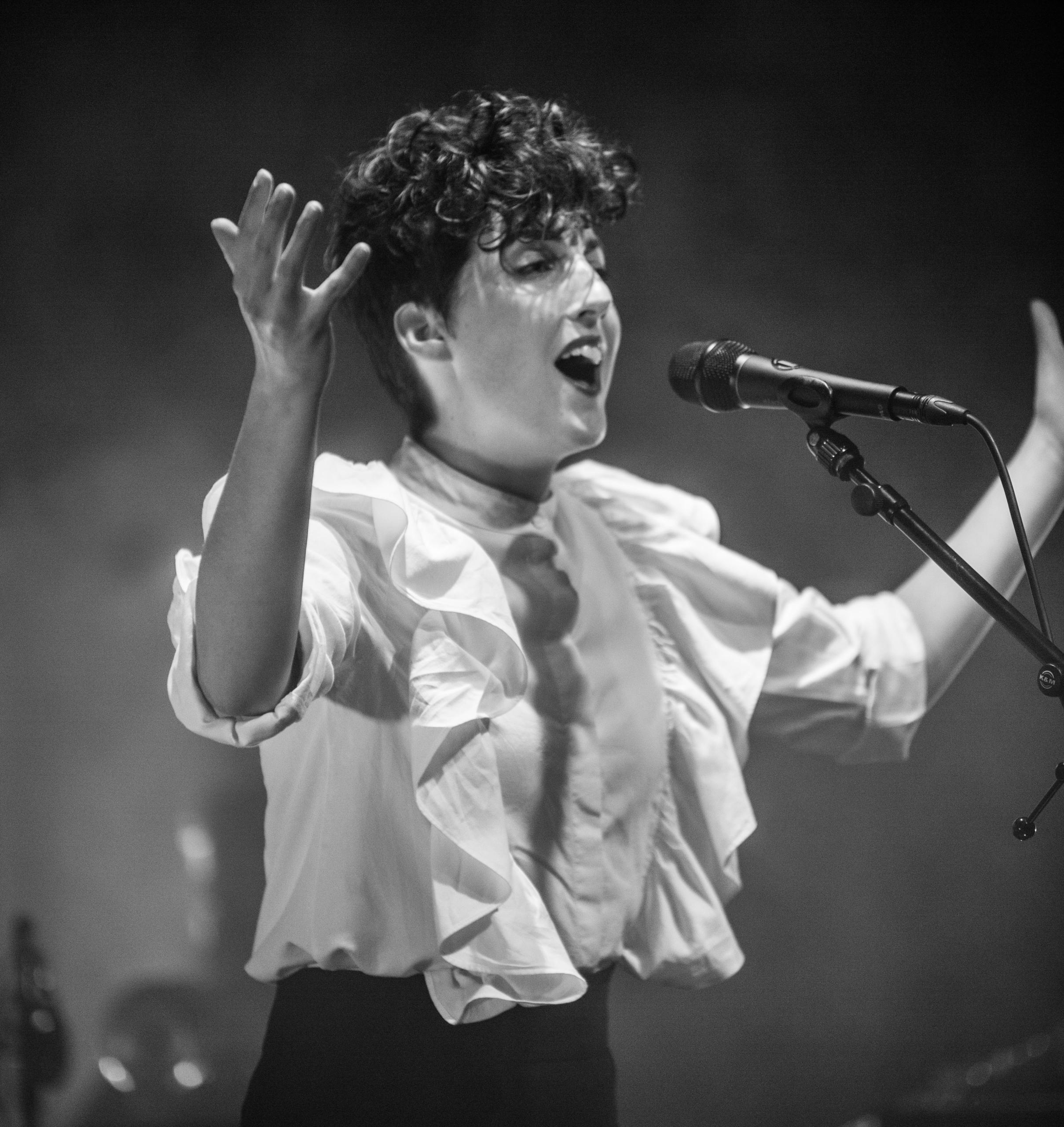 Leonore + Along a Line jong talent on stage, picture 32, photographed by Raf Degeest - FrontView Magazine