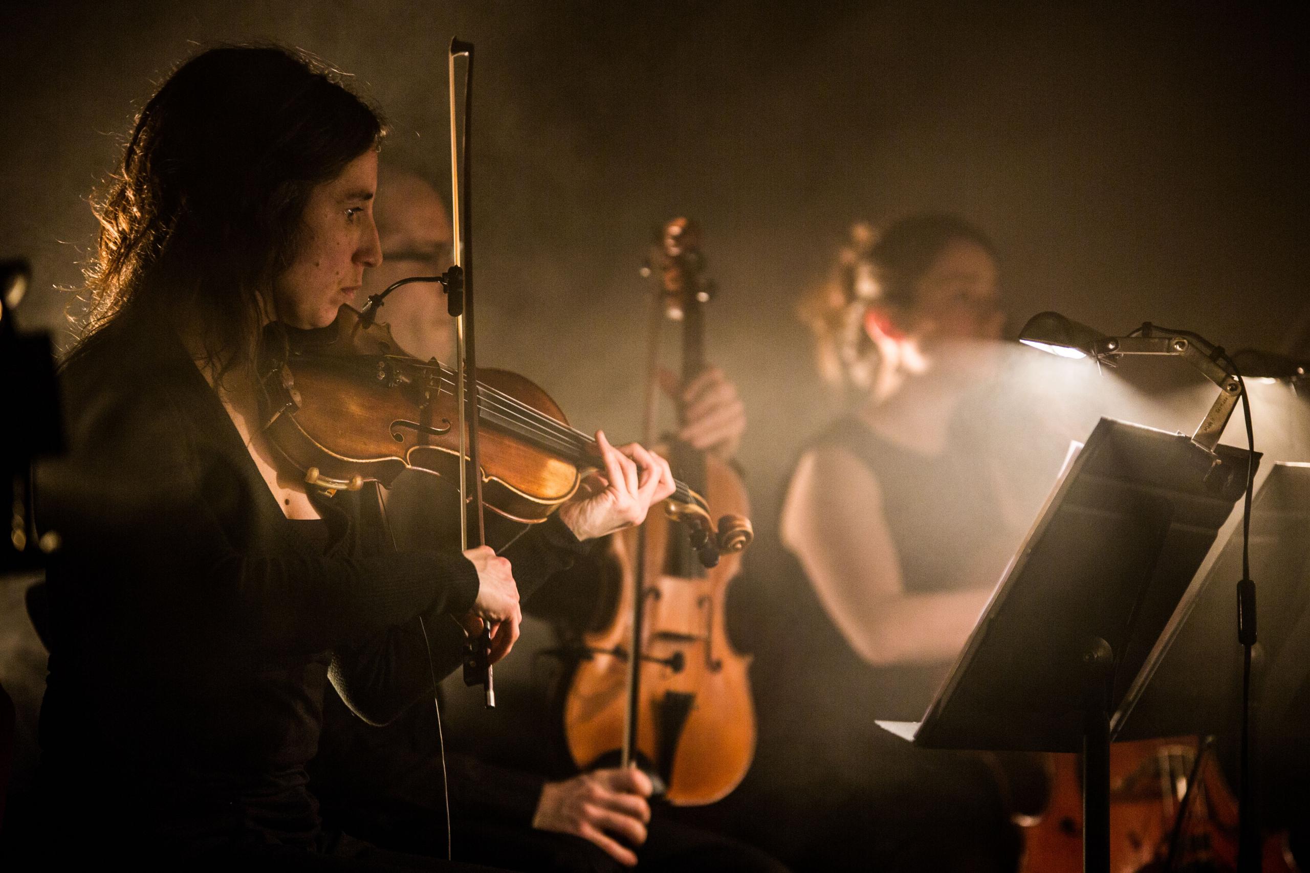 Leonore + Along a Line jong talent on stage, picture 33, photographed by Raf Degeest - FrontView Magazine