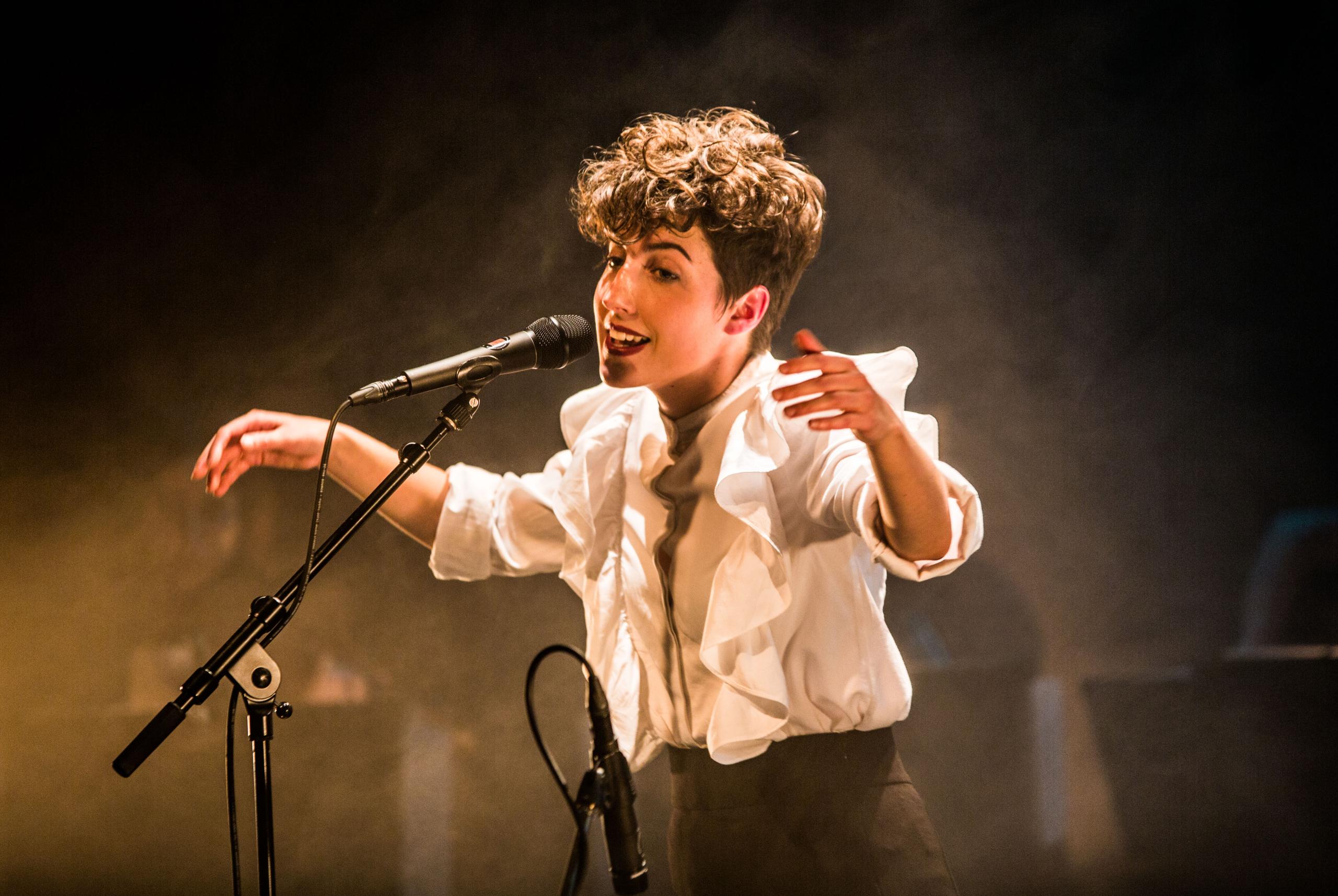 Leonore + Along a Line jong talent on stage, picture 38, photographed by Raf Degeest - FrontView Magazine