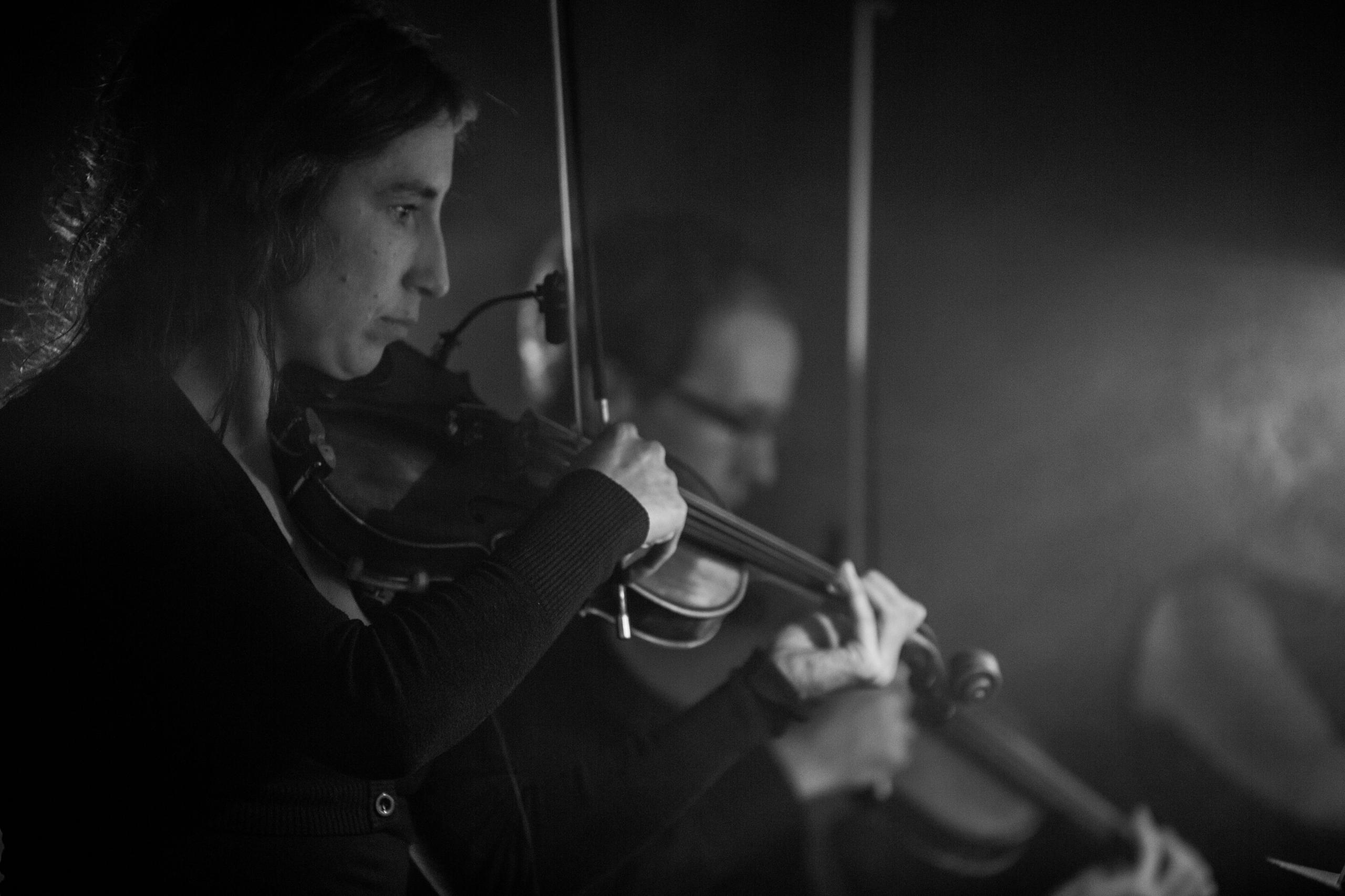 Leonore + Along a Line jong talent on stage, picture 39, photographed by Raf Degeest - FrontView Magazine