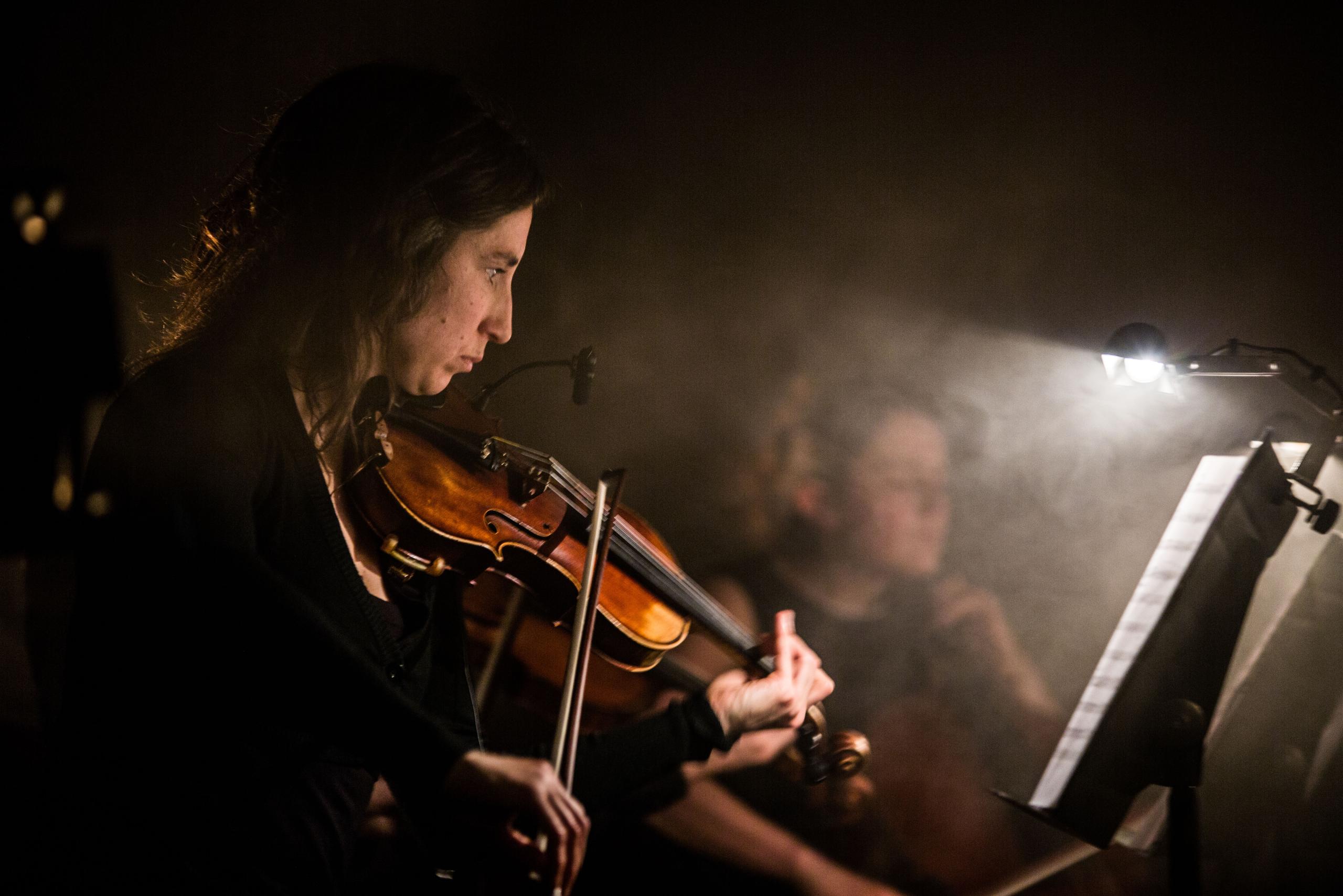 Leonore + Along a Line jong talent on stage, picture 41, photographed by Raf Degeest - FrontView Magazine