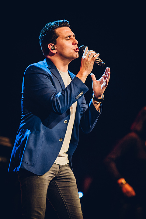 Jan Smit @ Ethias Theater, picture 7, photographed by Elke Briers - FrontView Magazine