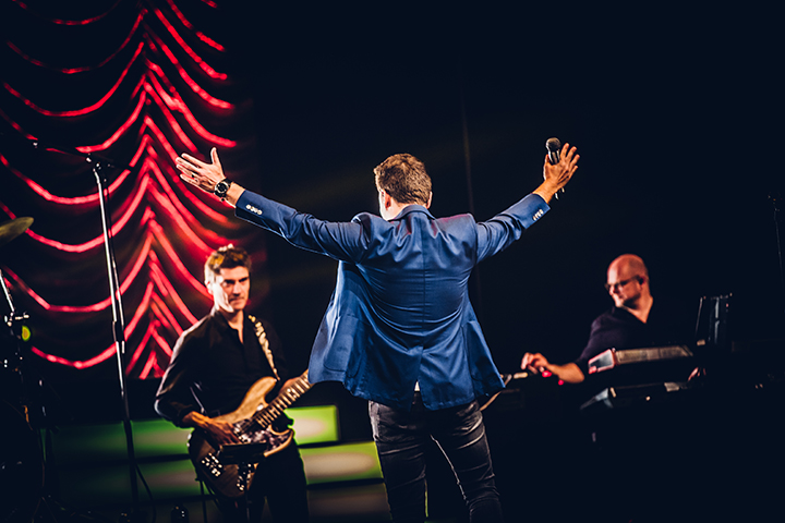 Jan Smit @ Ethias Theater, picture 9, photographed by Elke Briers - FrontView Magazine