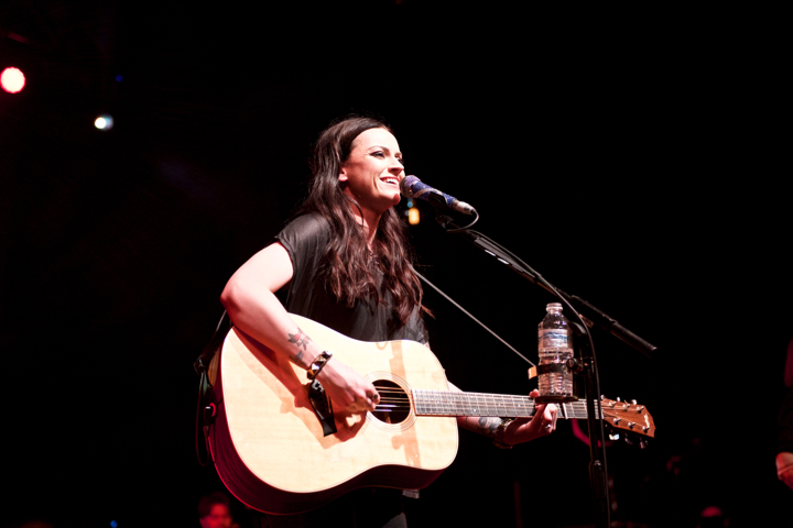 Amy MacDonald @ AB, picture 16, photographed by Bart Baevegems - FrontView Magazine