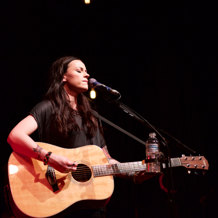 Amy MacDonald @ AB, picture 17, photographed by Bart Baevegems - FrontView Magazine