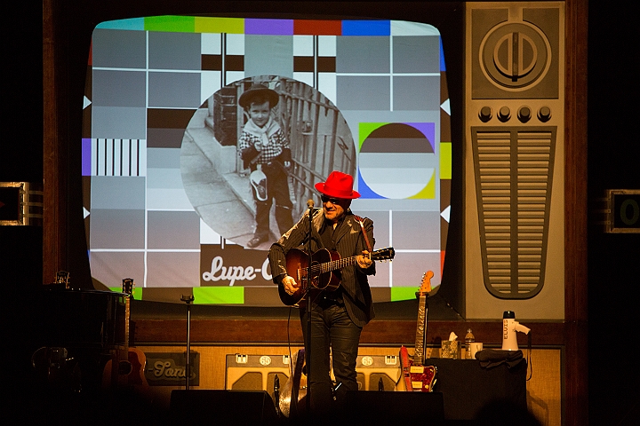 Elvis Costello @ De Roma, picture 2, photographed by Marc Verdonck - FrontView Magazine