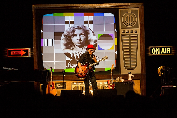 Elvis Costello @ De Roma, picture 5, photographed by Marc Verdonck - FrontView Magazine