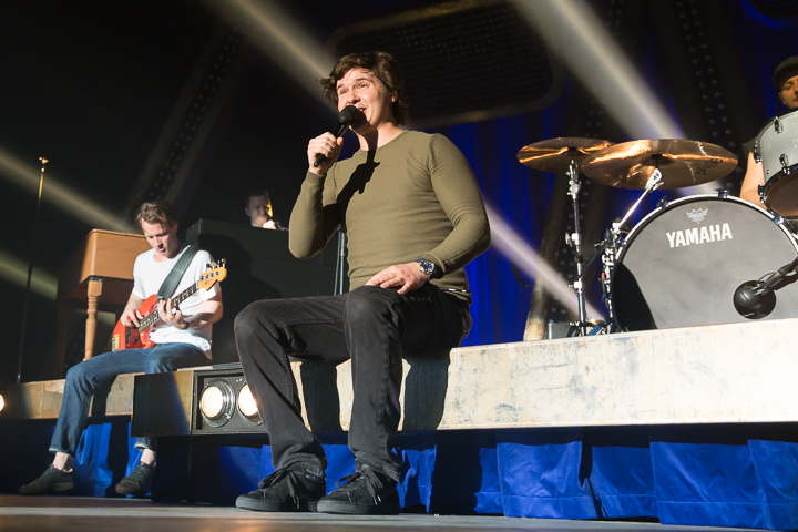 Lukas Graham @ 013, picture 5, photographed by Dorien Goetschalckx - FrontView Magazine
