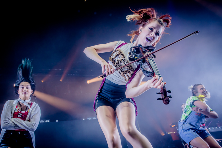 Lindsey Stirling @ 013, picture 5, photographed by Dave van Hout - FrontView Magazine
