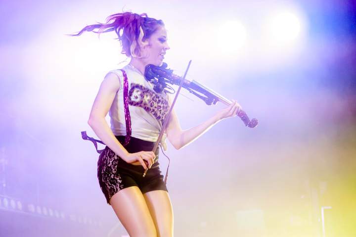 Lindsey Stirling @ 013, picture 12, photographed by Dave van Hout - FrontView Magazine