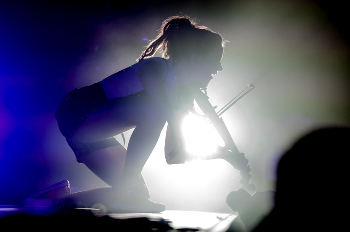 Lindsey Stirling @ 013, picture 13, photographed by Dave van Hout - FrontView Magazine
