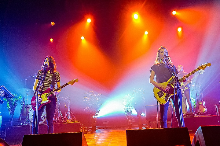 Warpaint @ Ancienne Belgique, picture 8, photographed by Edwin Houdevelt - FrontView Magazine