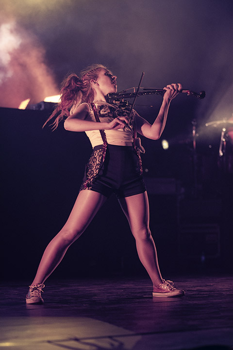 Lindsey Stirling @ Stadsschouwburg, foto 4, foto's door Jef Peeters - FrontView Magazine