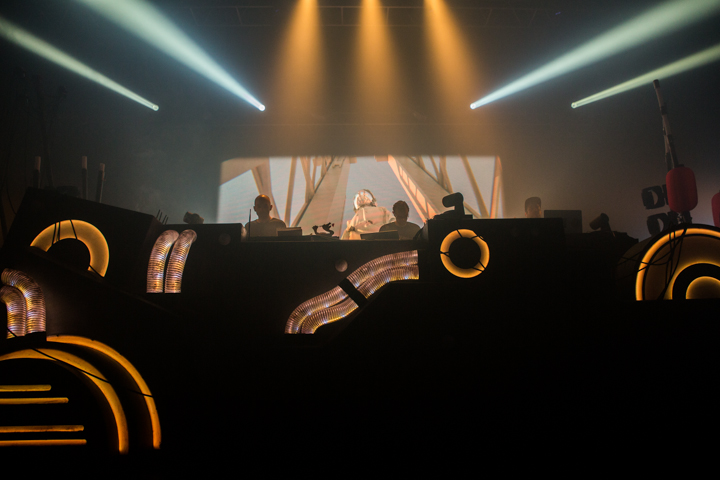 Chinese Man @ Ancienne Belgique, picture 3, photographed by Dieter  Boone - FrontView Magazine