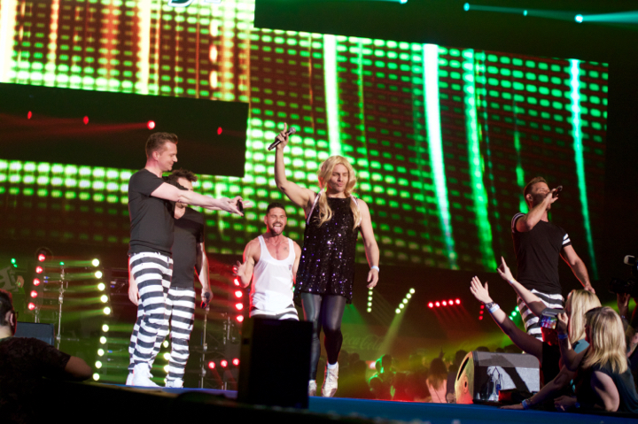 MNM Back to the 90's & 00's 2017 @ Sportpaleis, picture 9, photographed by Bart Baevegems - FrontView Magazine