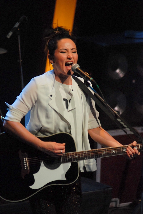 KT Tunstall @ Zermatt Unplugged 2017, picture 4, photographed by Peter Minnebo - FrontView Magazine