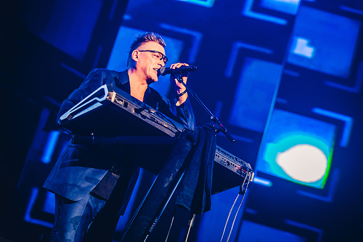 I love the 90's @ Ethias Arena, picture 5, photographed by Elke Briers - FrontView Magazine