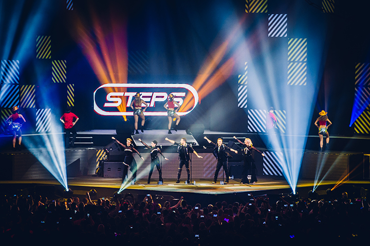 I love the 90's @ Ethias Arena, picture 36, photographed by Elke Briers - FrontView Magazine