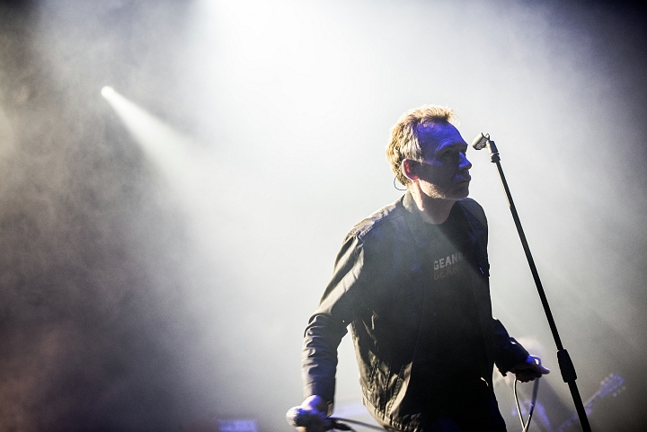 The Jesus and Mary Chain @ AB Brussel, picture 6, photographed by Luc Luyten - FrontView Magazine