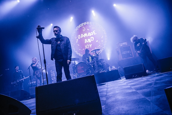 The Jesus and Mary Chain @ AB Brussel, picture 19, photographed by Luc Luyten - FrontView Magazine