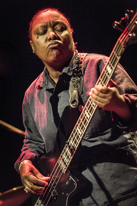 Meshell Ndegeocello + Roselien @ Het Depot, picture 4, photographed by Jan van Hecke - FrontView Magazine