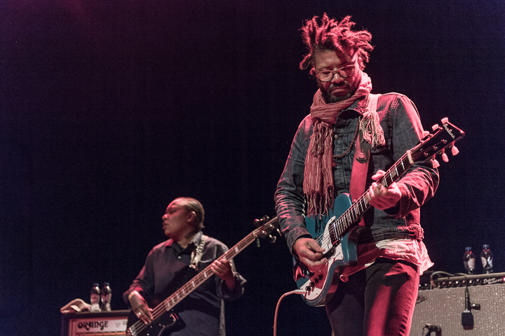 Meshell Ndegeocello + Roselien @ Het Depot, picture 6, photographed by Jan van Hecke - FrontView Magazine