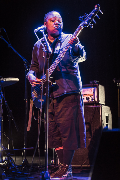 Meshell Ndegeocello + Roselien @ Het Depot, picture 7, photographed by Jan van Hecke - FrontView Magazine